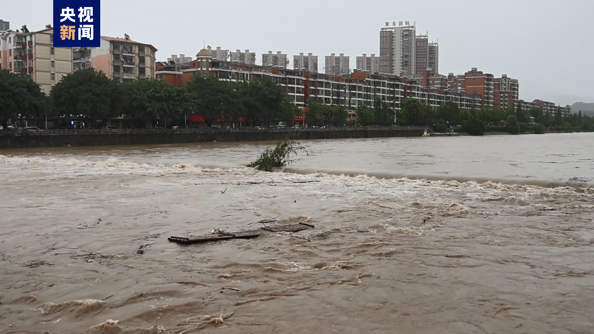 多处内涝！强降雨导致桃江河水倒灌江西全南县城