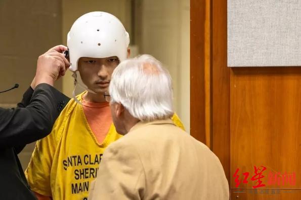 杀妻谷歌工程师或被关押监狱精神病房：带头盔，身着黄色囚服