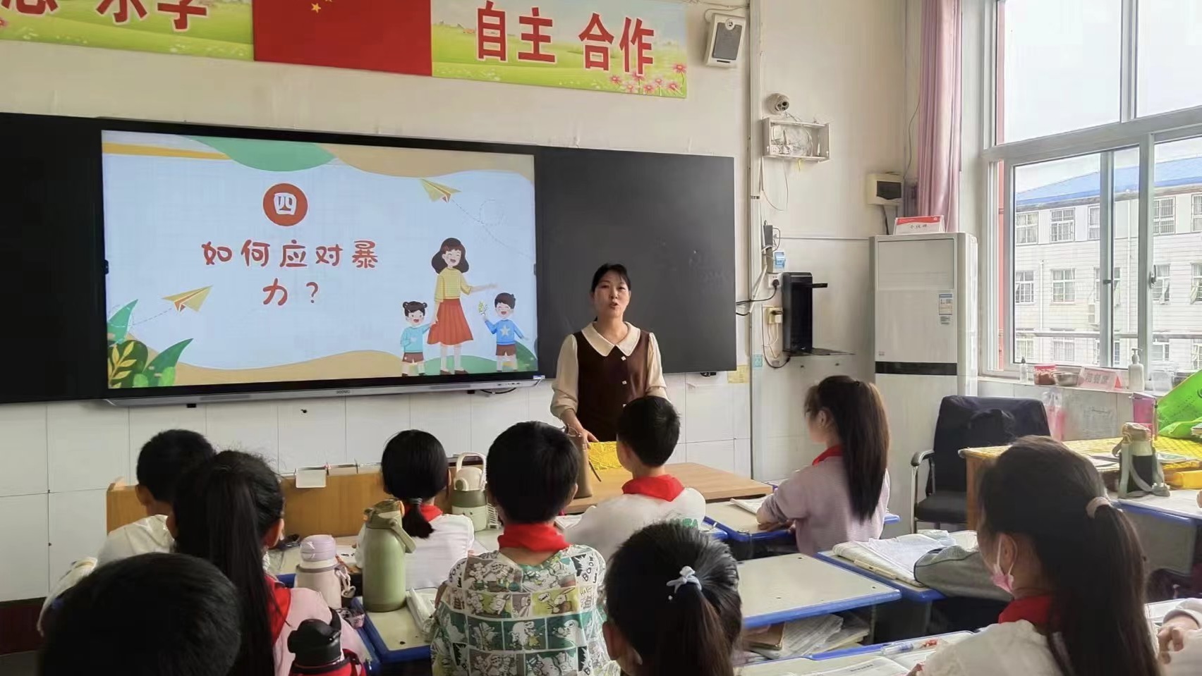 郾城区实验小学法治宣传丰富多彩 “润物无声”增强守法意识