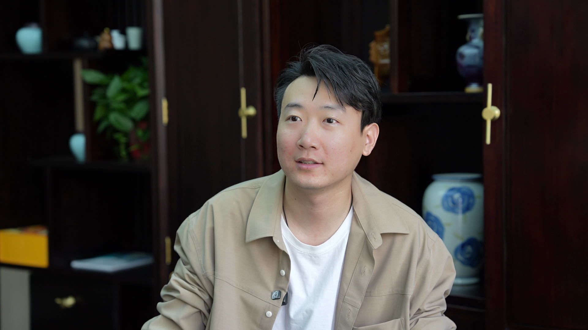 丁伟康接受大象新闻记者专访"这是一定的.