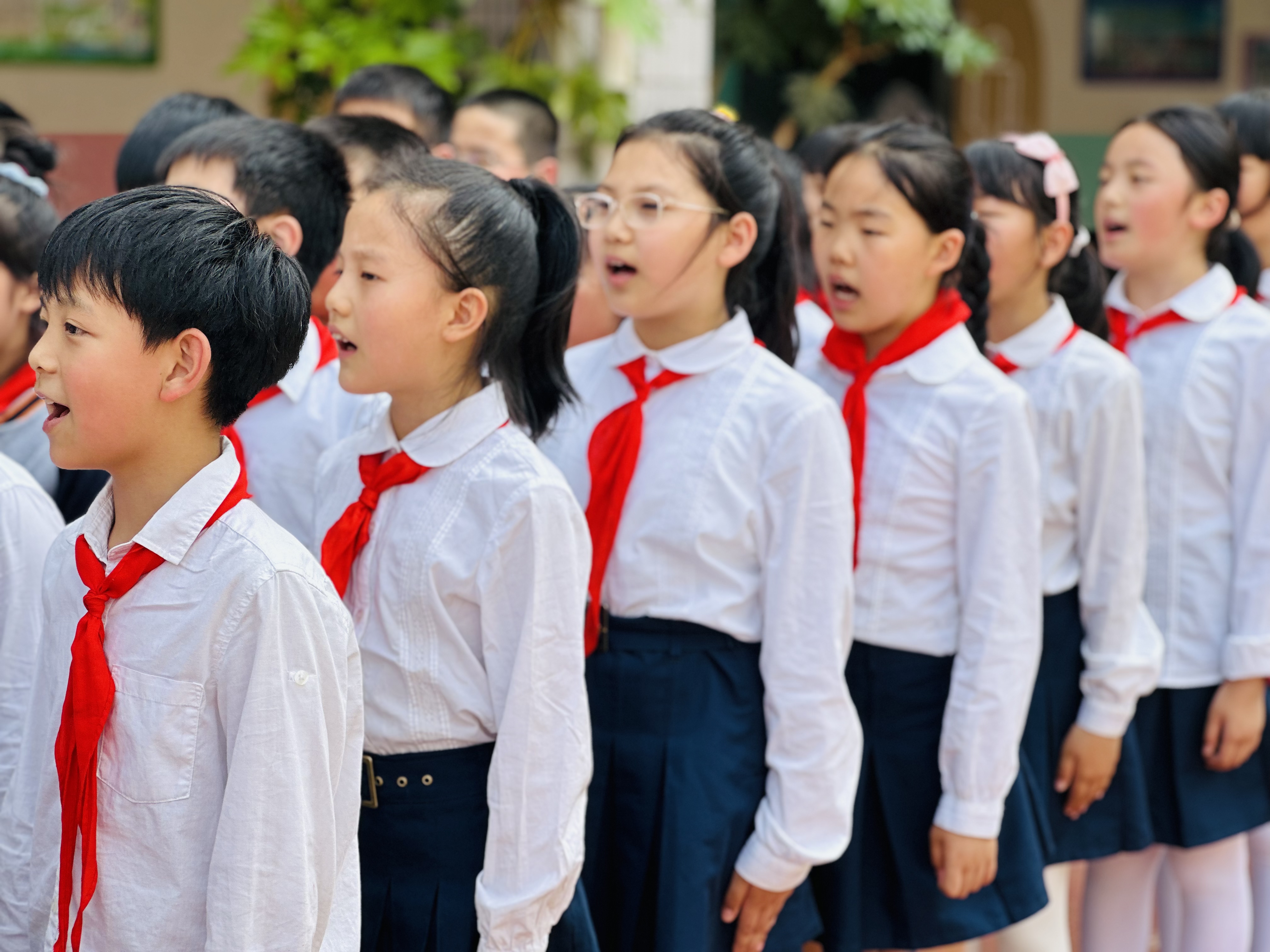开在小学校园里的"春天的诗会"
