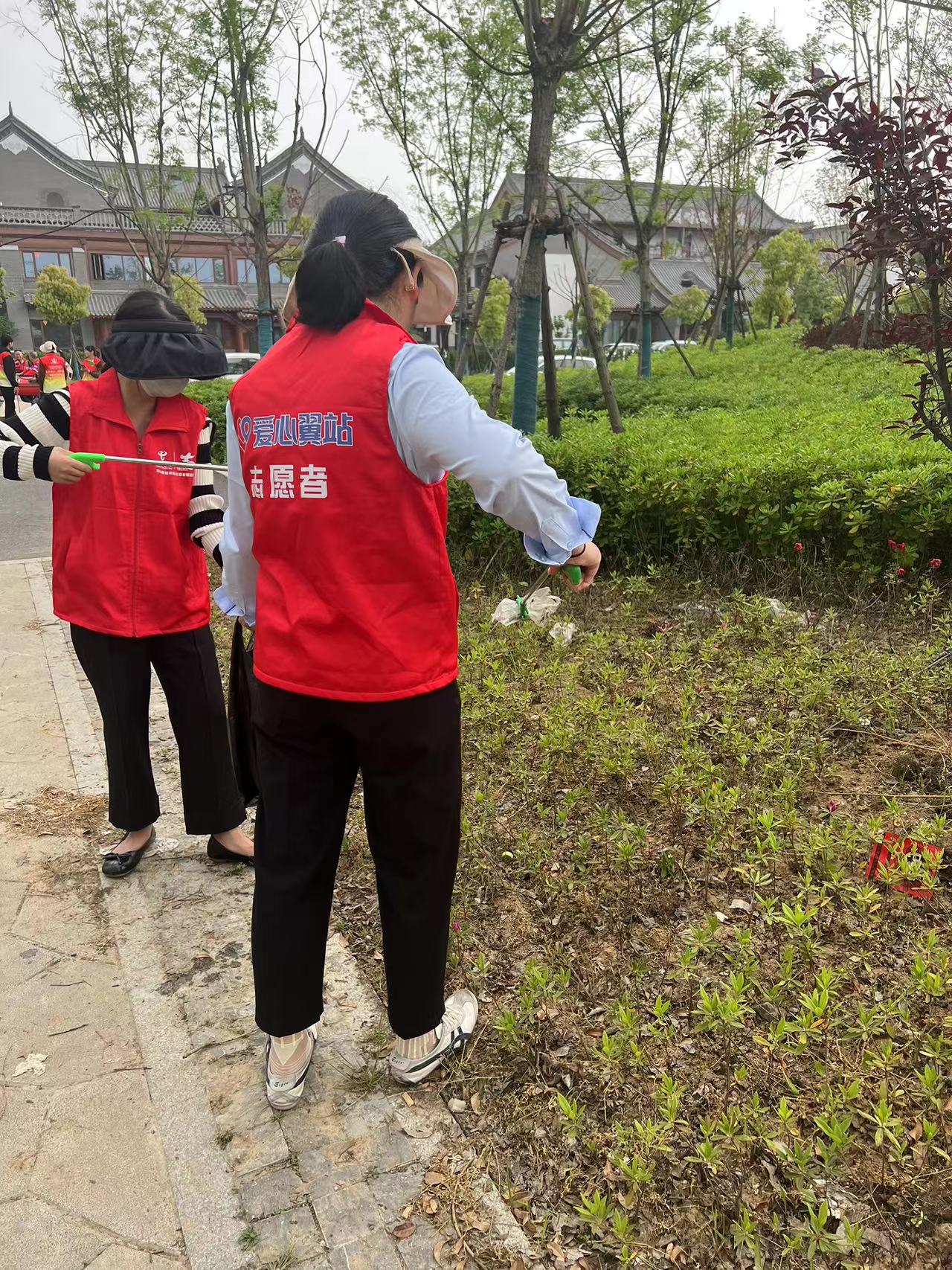 中国电信驻马店分公司开展"河我一起"保卫母亲河公益活动