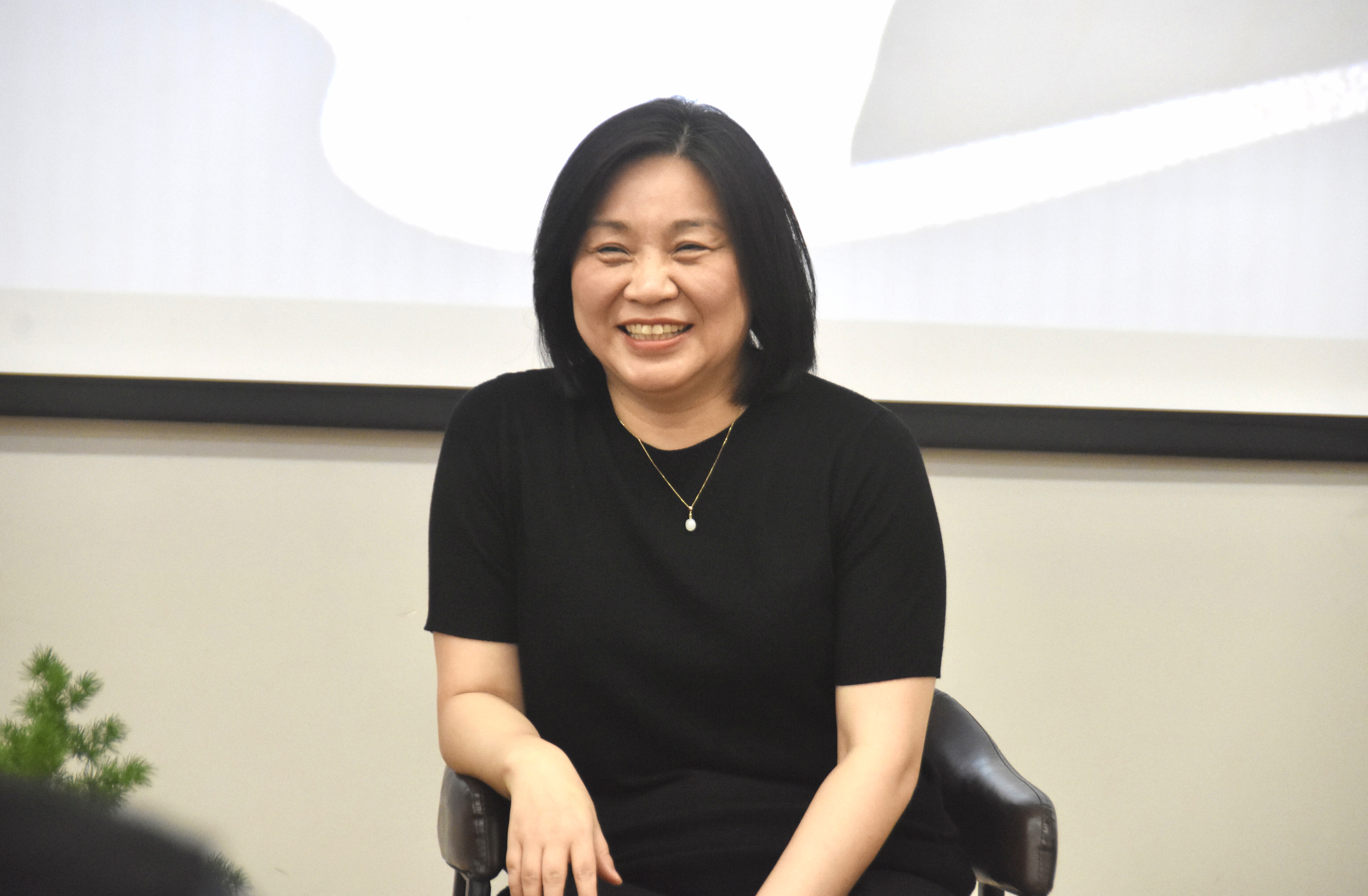 "4月21日下午,学者,作家,中国人民大学文学院教授梁鸿回到了故乡河南