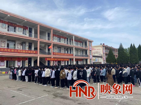 唐河县东王集乡第二初级中学开展劳动实践活动