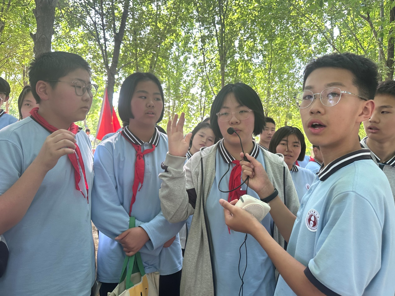 郑州八中新校区开展"与春天相约,随诗词研学"活动