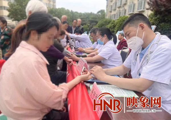 南阳市第一人民医院开展暖心义诊送健康活动