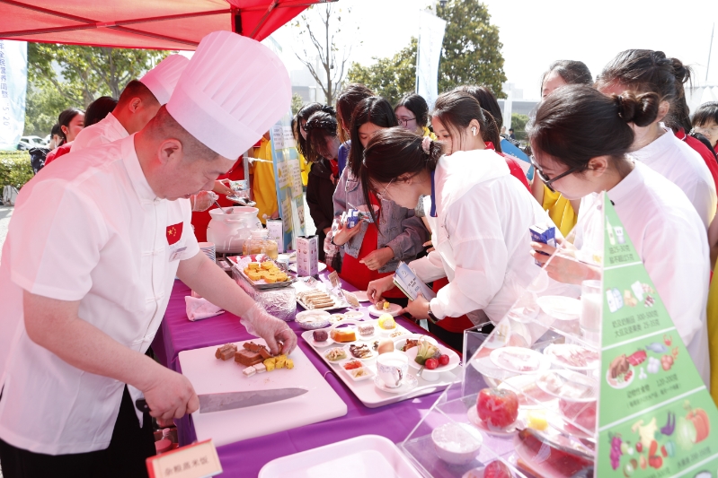 河南启动2024年全民营养周暨中国学生营养日主题宣传活动