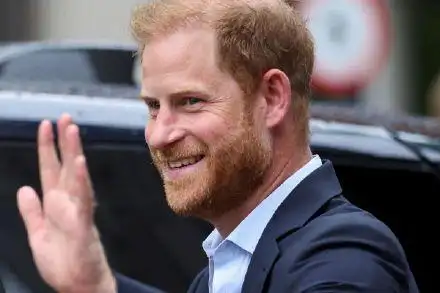 哈里王子否认把家丑外扬：不后悔写自传