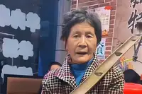 浙江诸暨麻糍奶奶遇车祸去世 当地回应：儿子服刑不属实