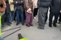 官方通报“家长在护学岗晕倒死亡”:已成立专班