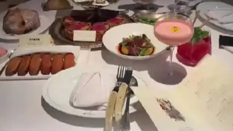 相亲点餐8000元男子吃完就逃单