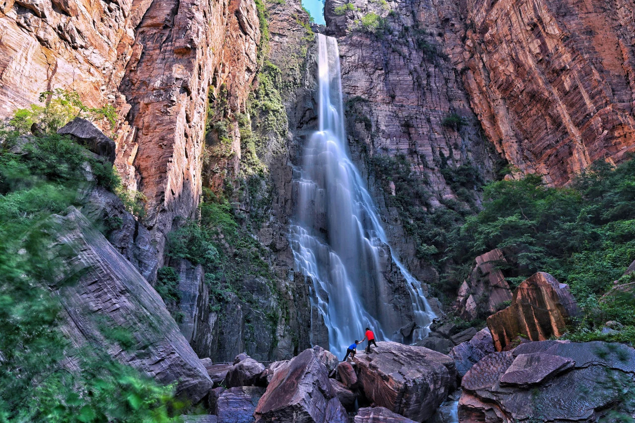 1,新乡南太行八里沟景区:新乡参与方式:关注"王府竹海度假旅游区"微信