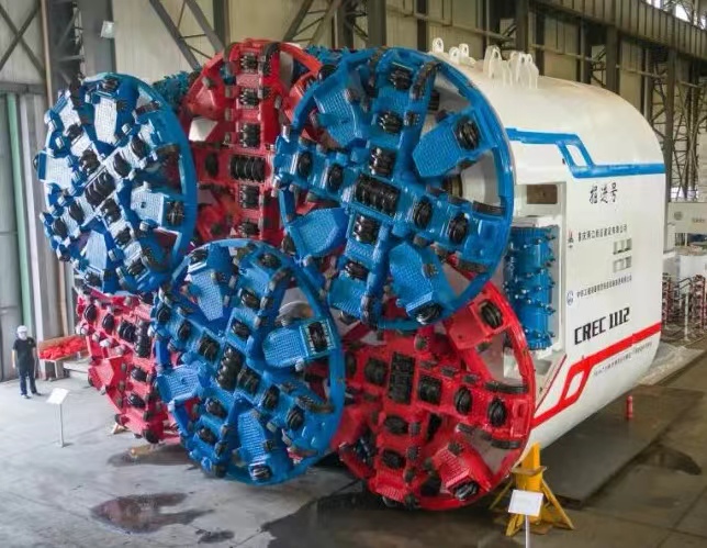 世界首例硬岩矩形盾构顶管机掘进隧道顺利贯通