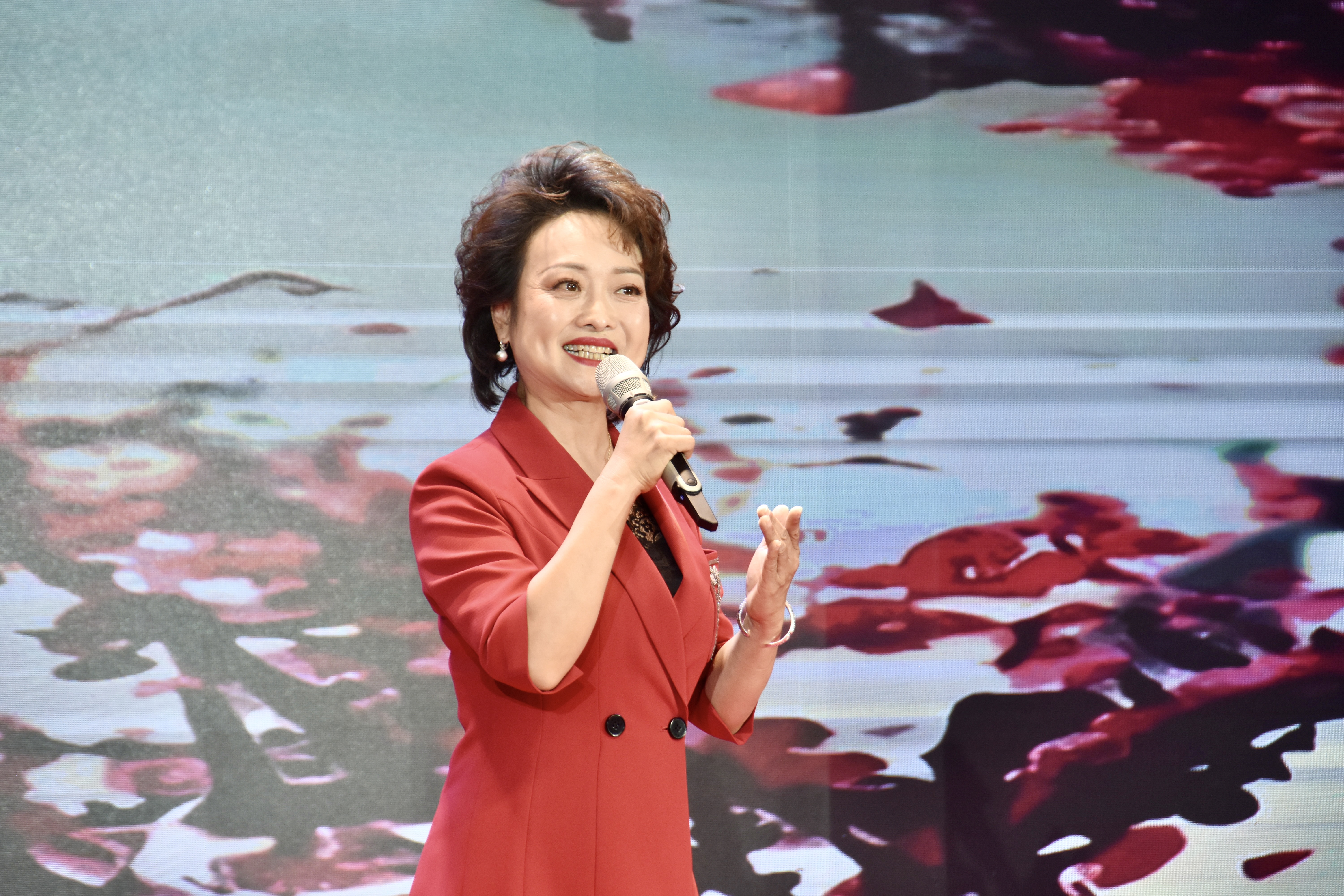 豫剧驻场演出京城开锣 首都观众赞叹:"京园有戏"果然有戏