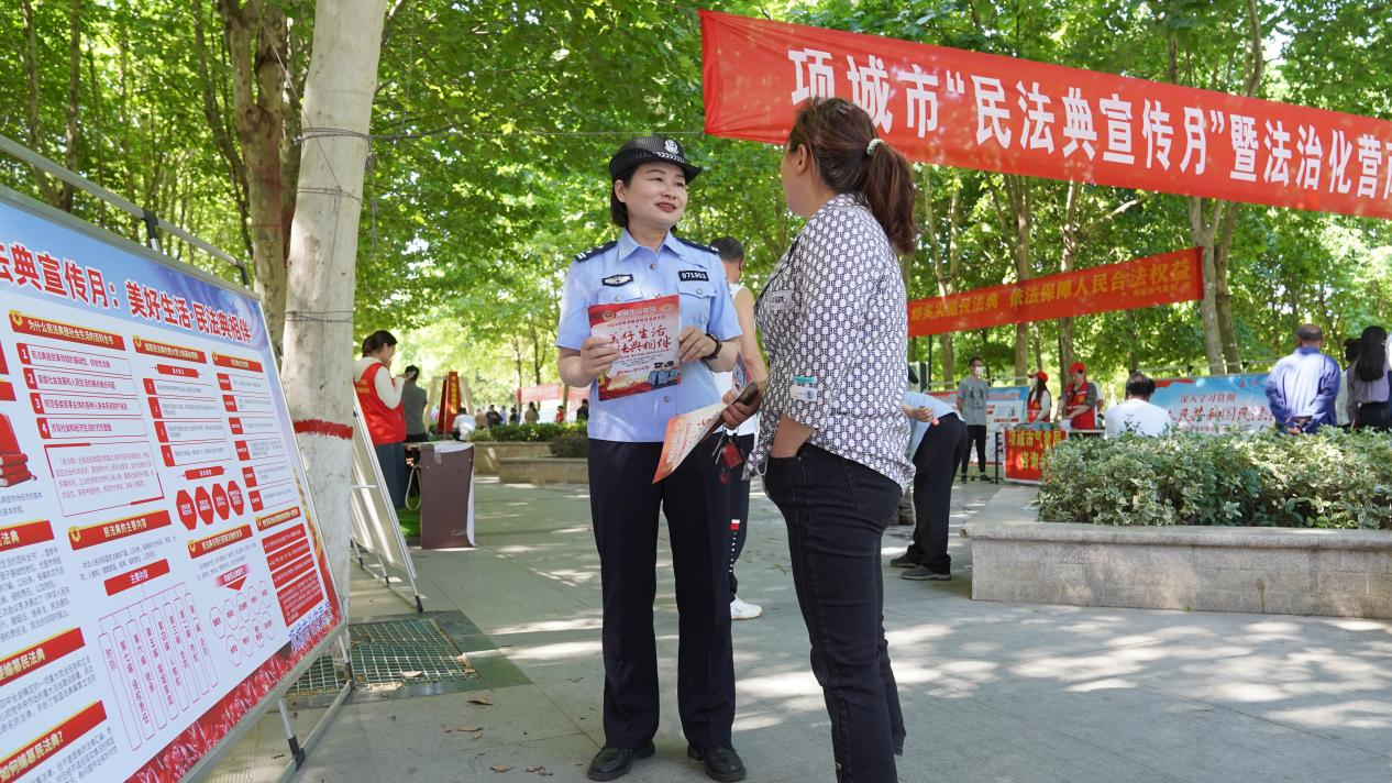 现场群众纷纷表示,通过参加这次活动,不仅学到了很多实用的法律知识