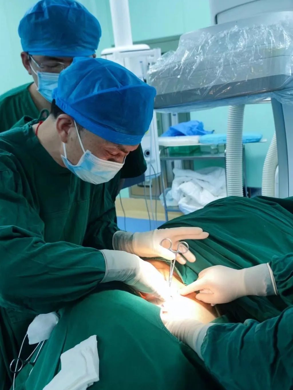 信阳职业技术学院附属医院成功实施鞘内泵植入术