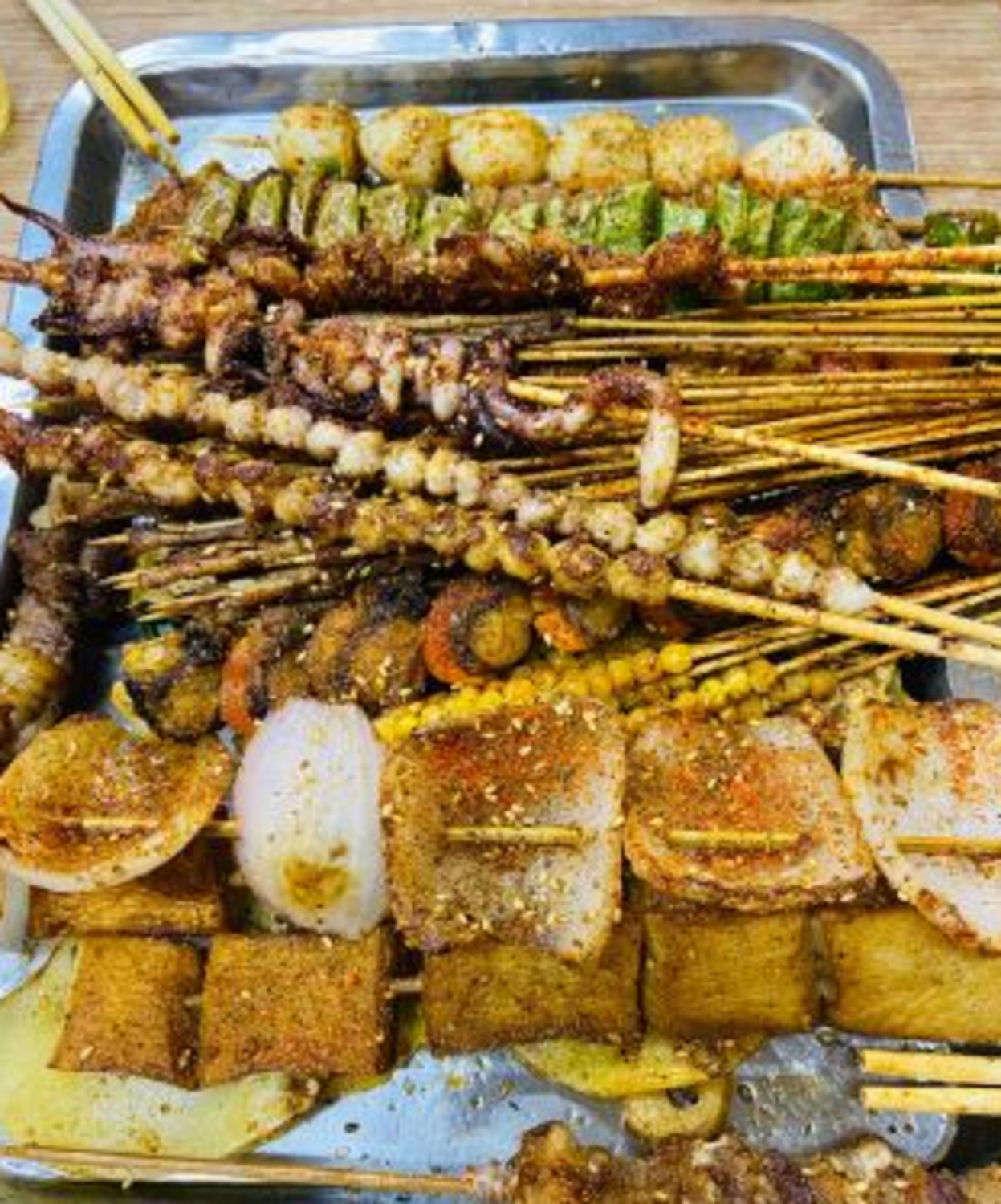 【黑胖子碳锅鱼】苍蝇小馆,小院子里的一家多年老店,生意非常好,他家