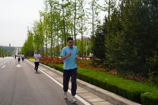 三门峡义马检察院积极组织参加义马市"职工健康跑"活动