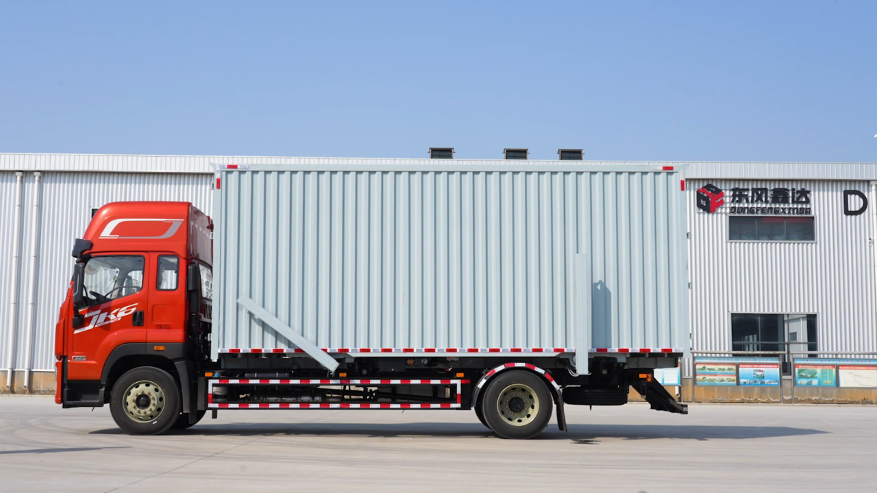 这款"封丘造"的新型甩厢车 ,将推动物流运输模式升级