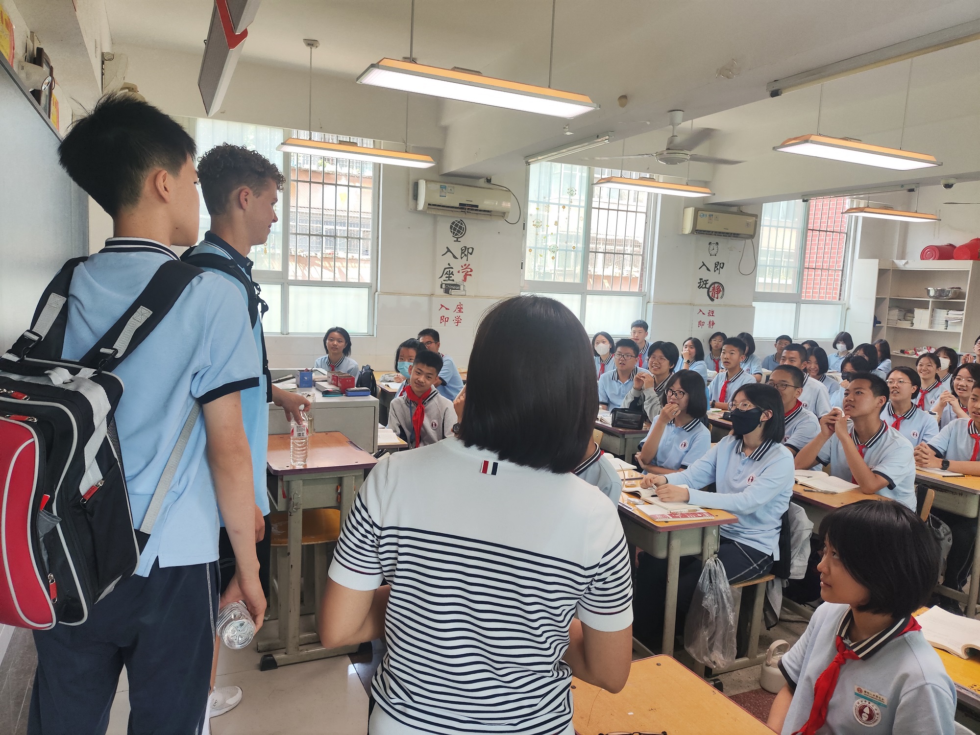 国际交换生走进郑州八中:弘扬中华优秀文化 共筑中美友谊桥
