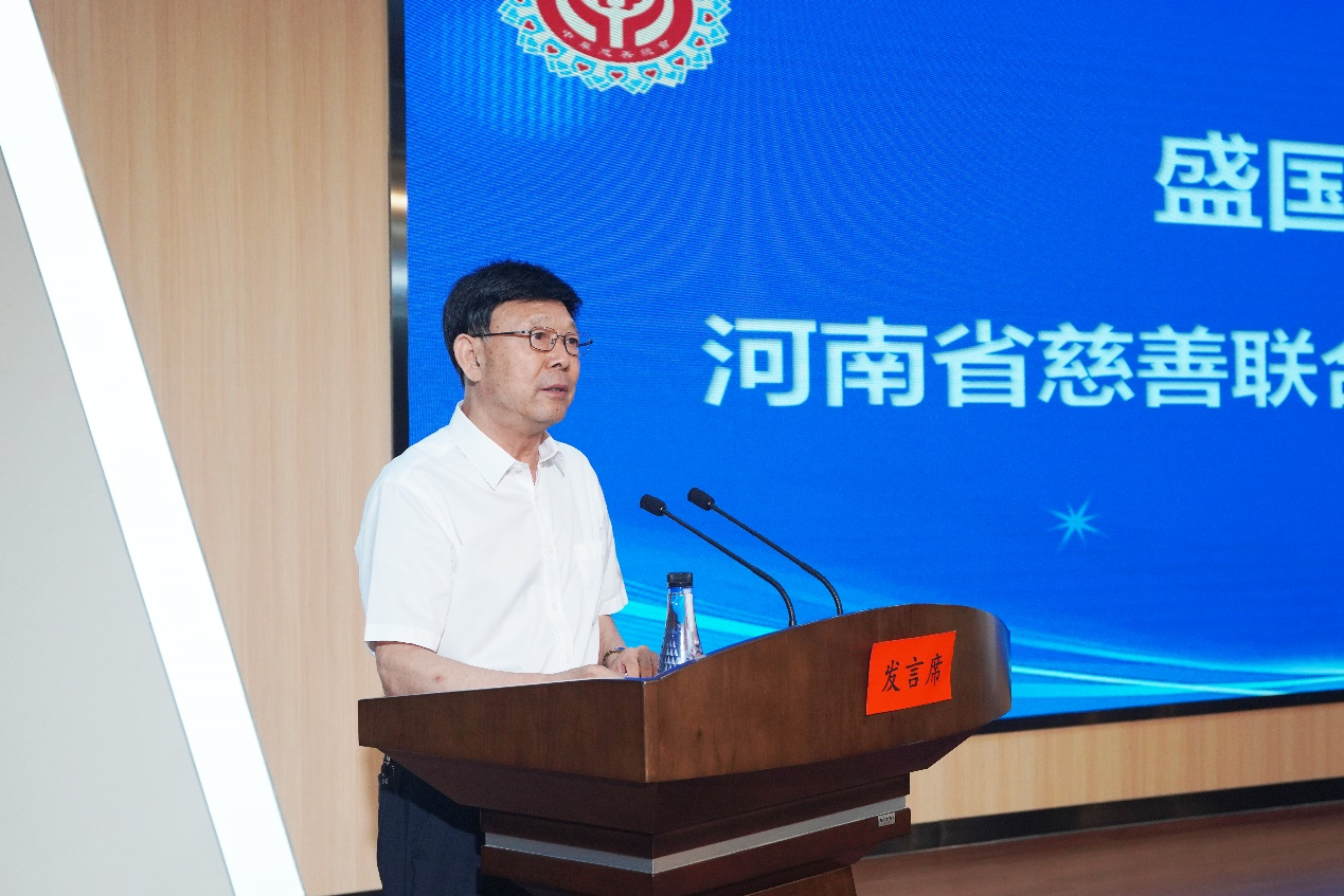 李明俊市长在致辞中代表市委,市政府对会议在平顶山市召开表示祝贺.