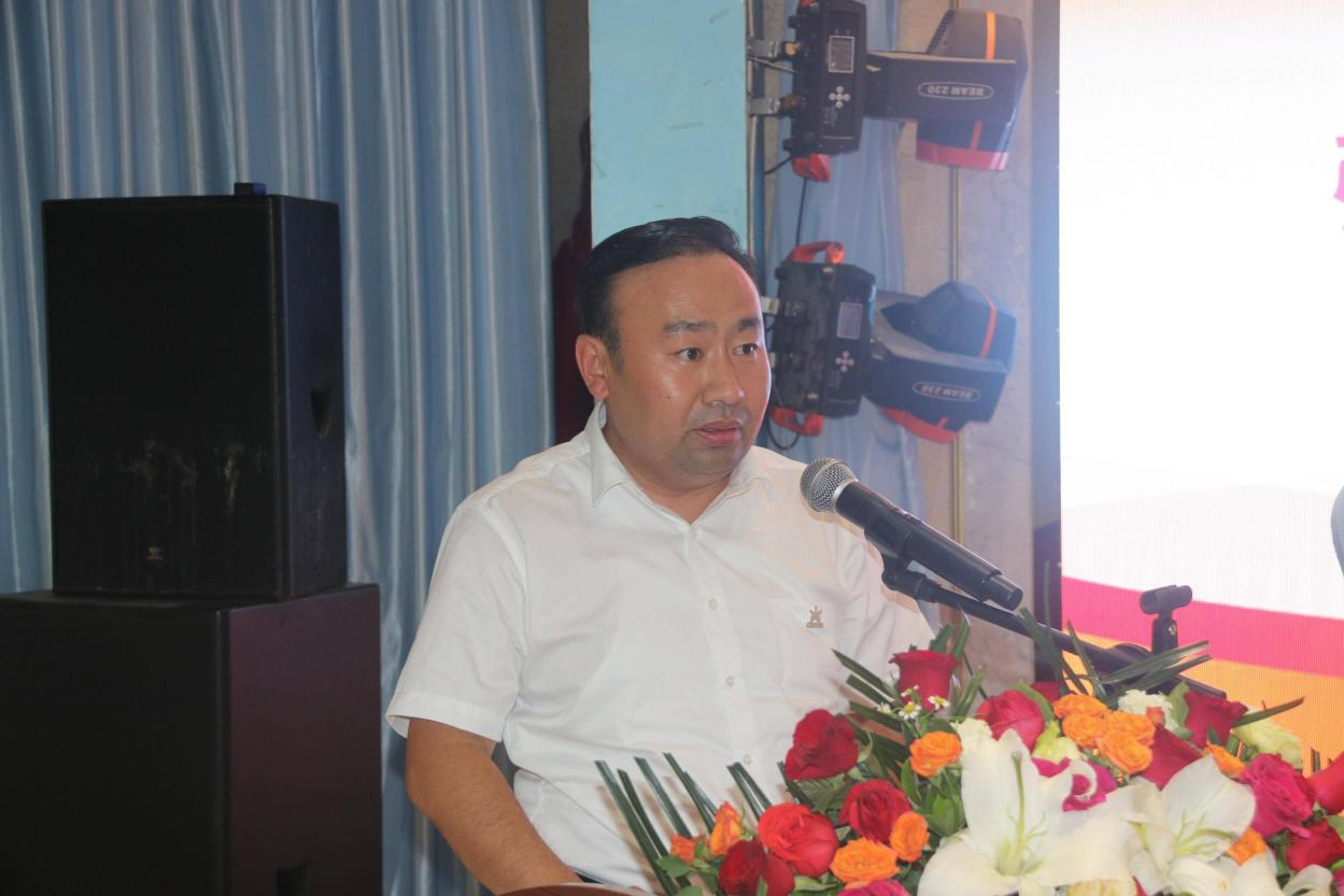 河南省龙乡商会濮阳分会换届暨第一次会员代表大会在郑州召开