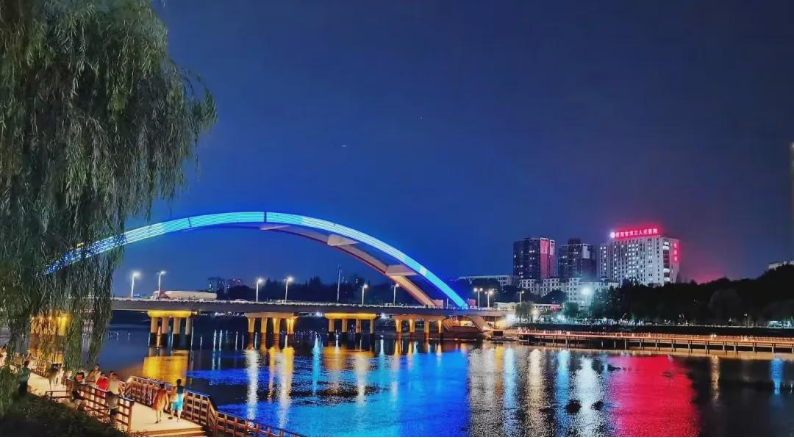 信阳市浉河区:打造特色夜市升腾"浉河烟火"