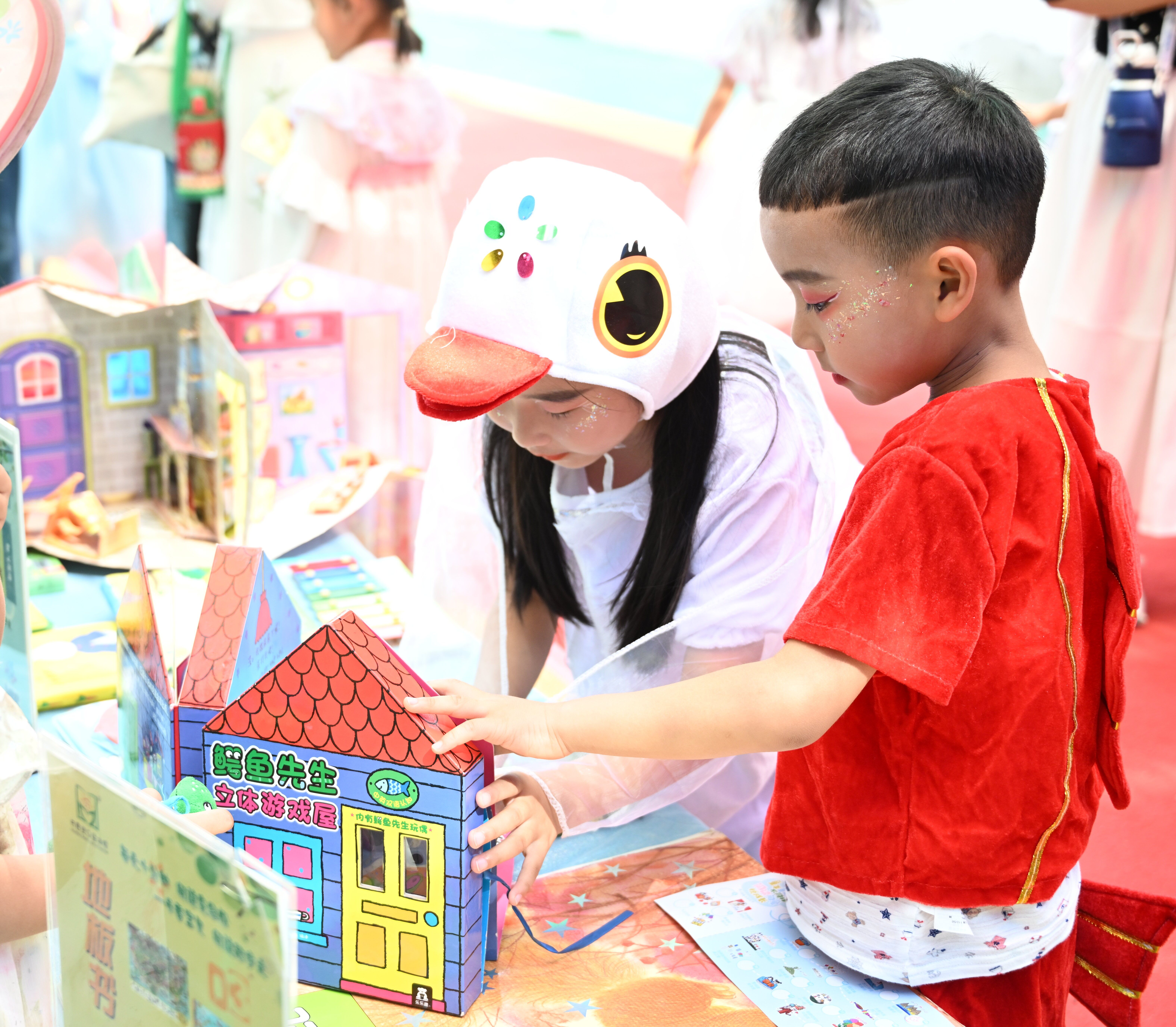 郑州高新区第一幼儿园举行第八届童书游戏节