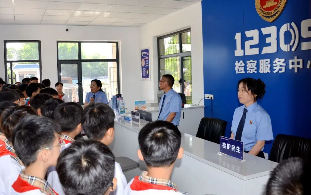 焦作中站检察:播撒"思政"种子 系好"法治"纽扣