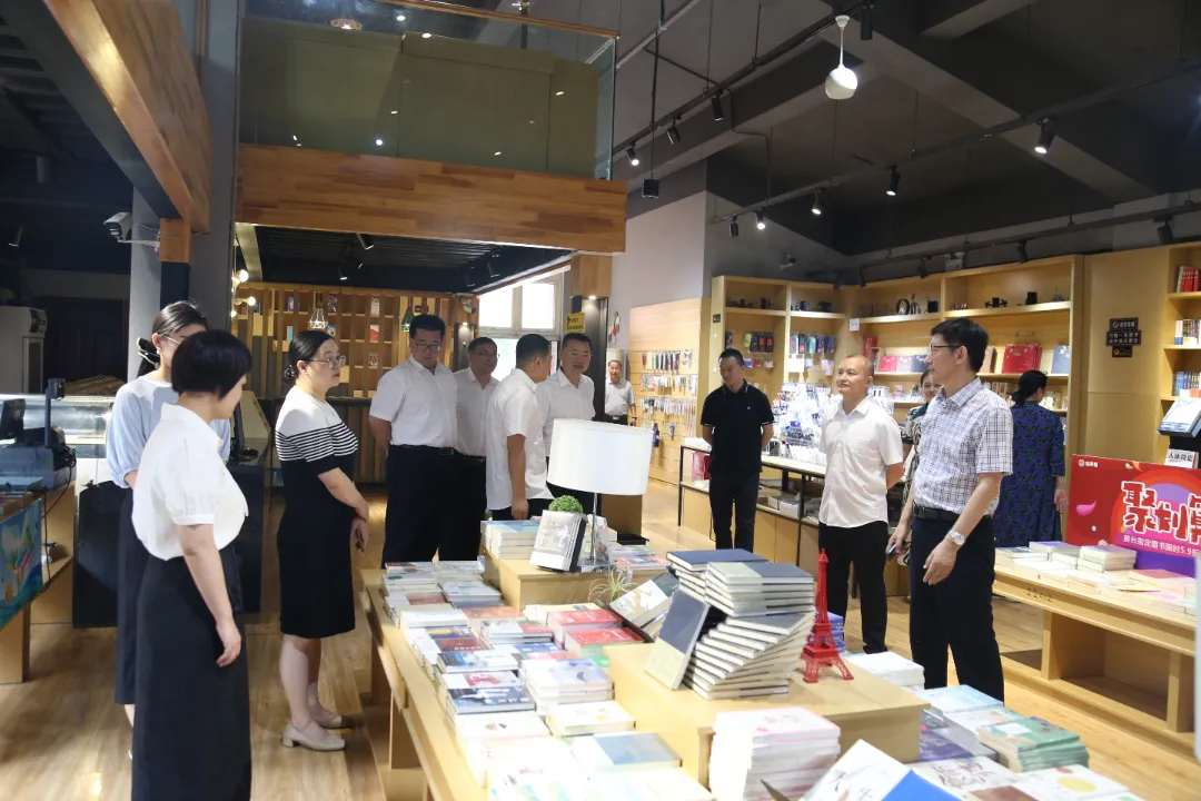 成都市新都区未来教育家研修班到郑州市第五十八中学参观考察