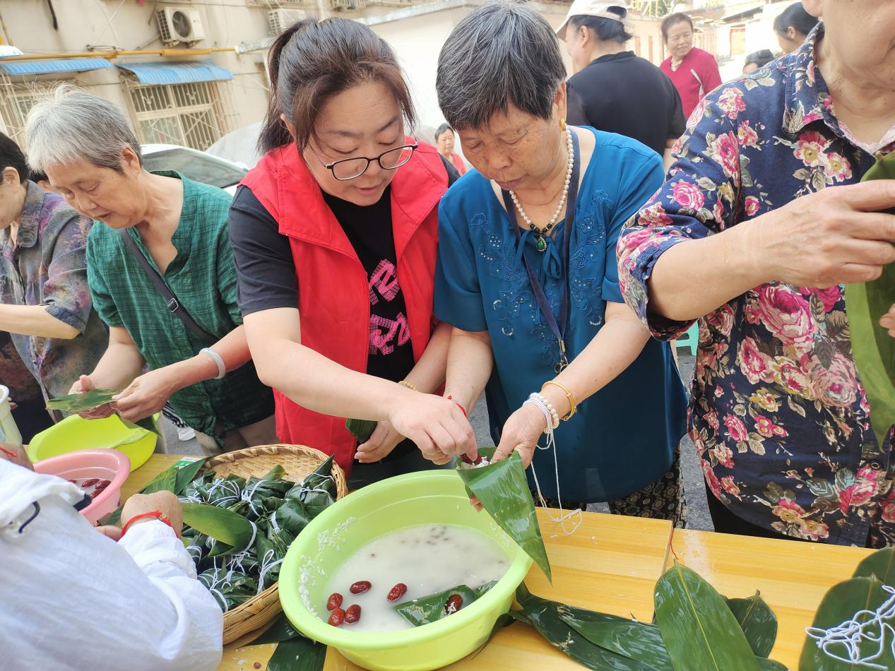 情暖端午 传承文明 信阳市浉河区五里墩街道办开展端午节主题活动