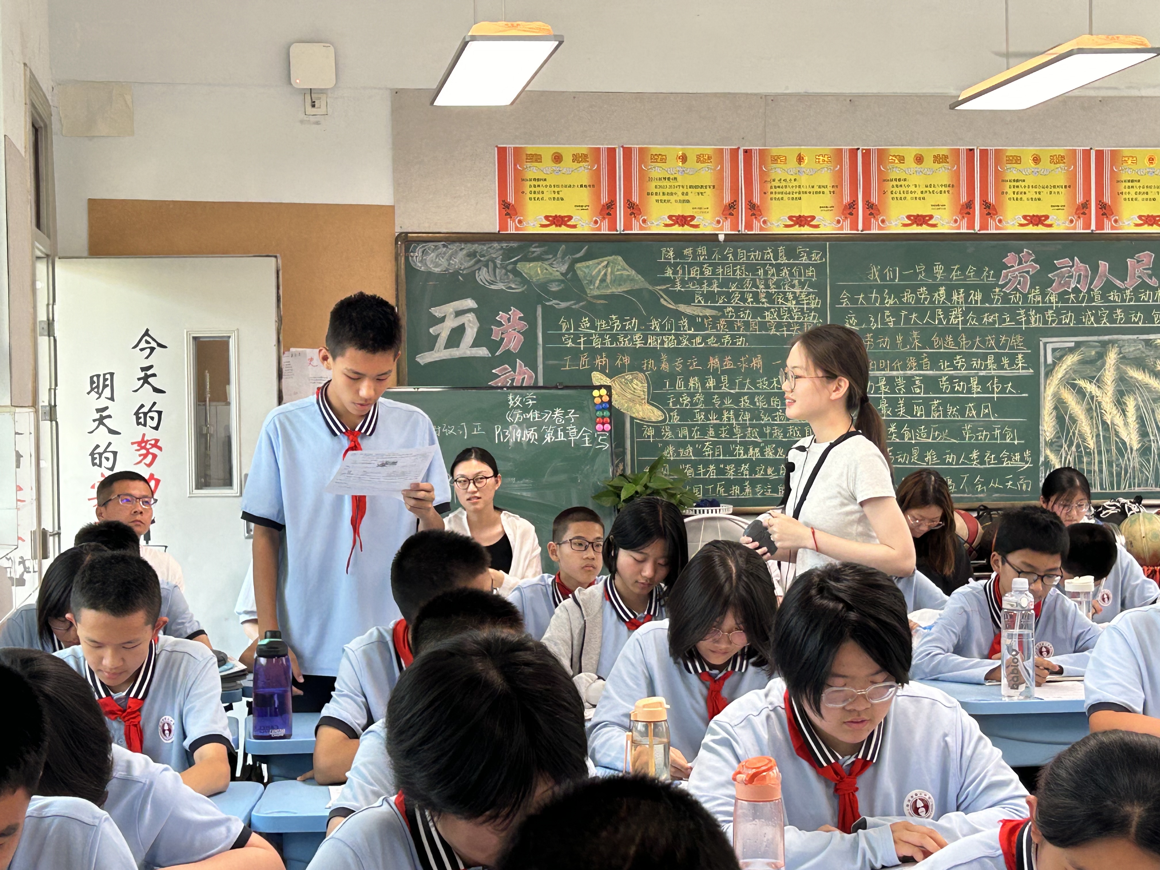 总结反思再提升 郑州八中召开青年教师期末总结会