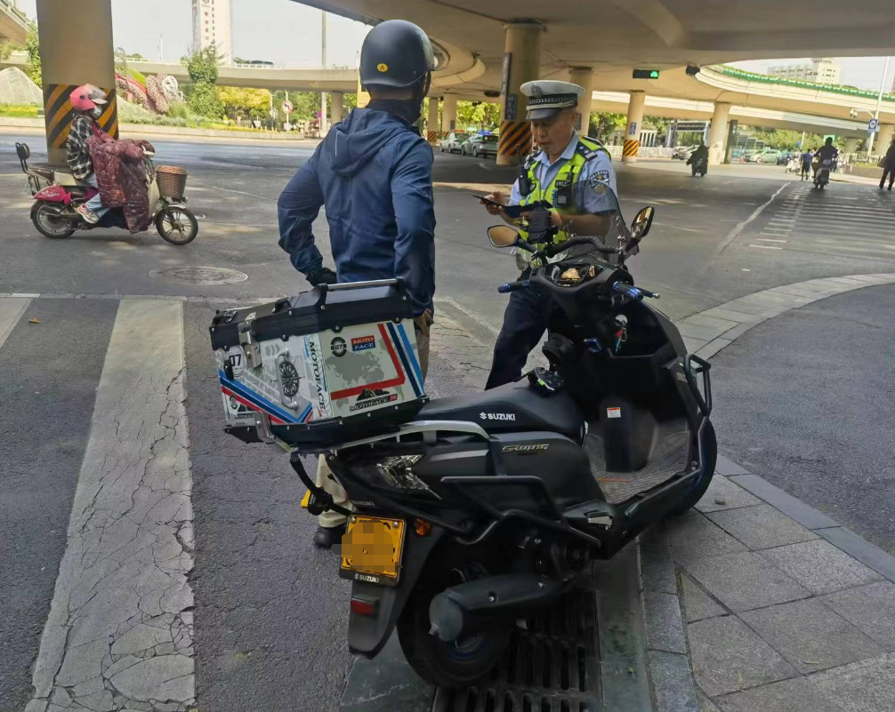 如何上网查摩托车辆违章 f8b6ff2c4fdae503e8887331a4a2c51a.png