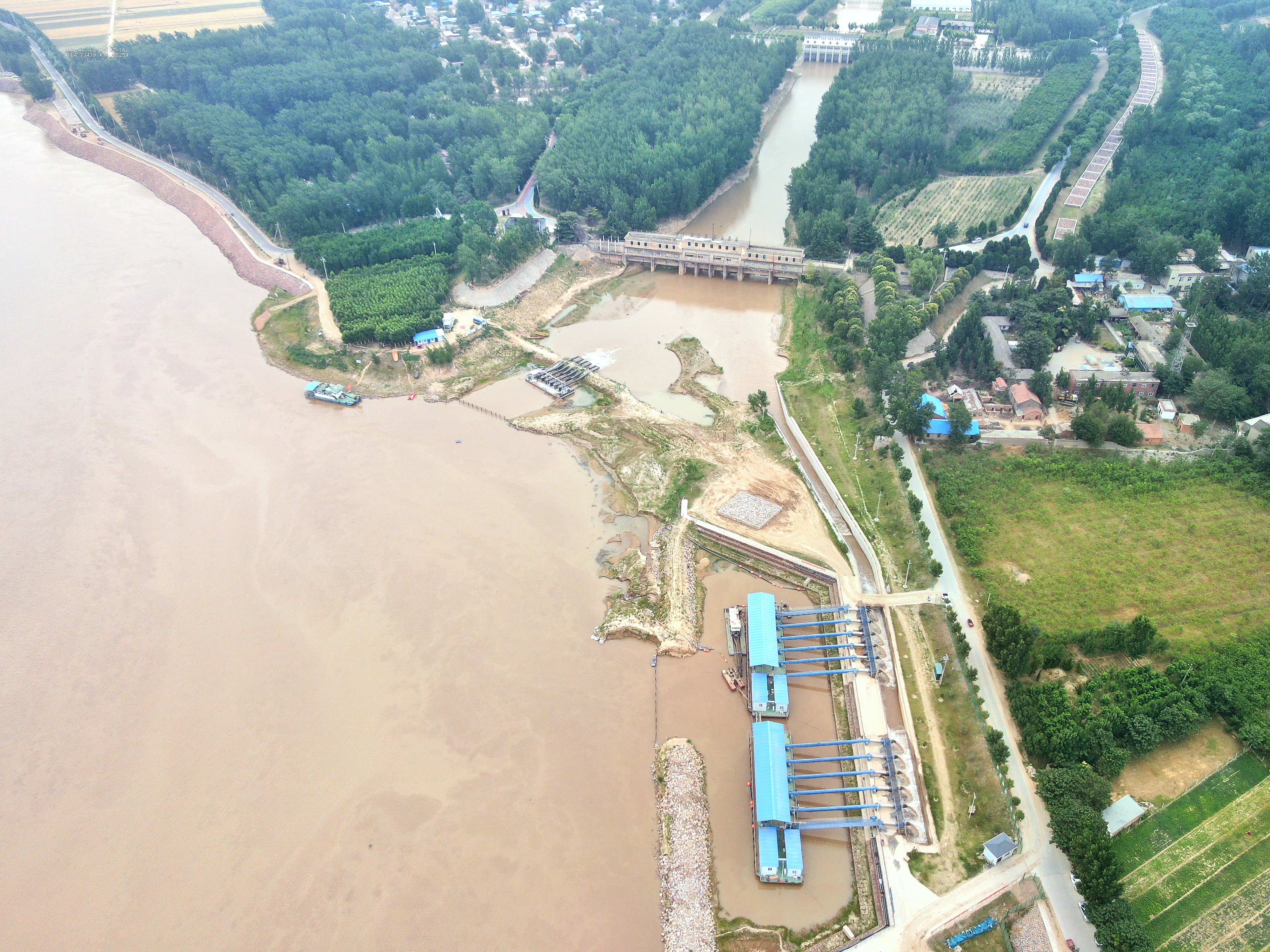 河南沿黄44处引黄工程实施抗旱供水 下游下泄流量再加大