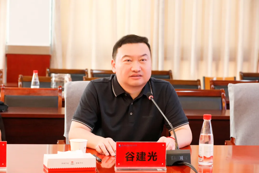 澳大利亚伍伦贡大学领导一行莅临郑州工业应用技术学院交流