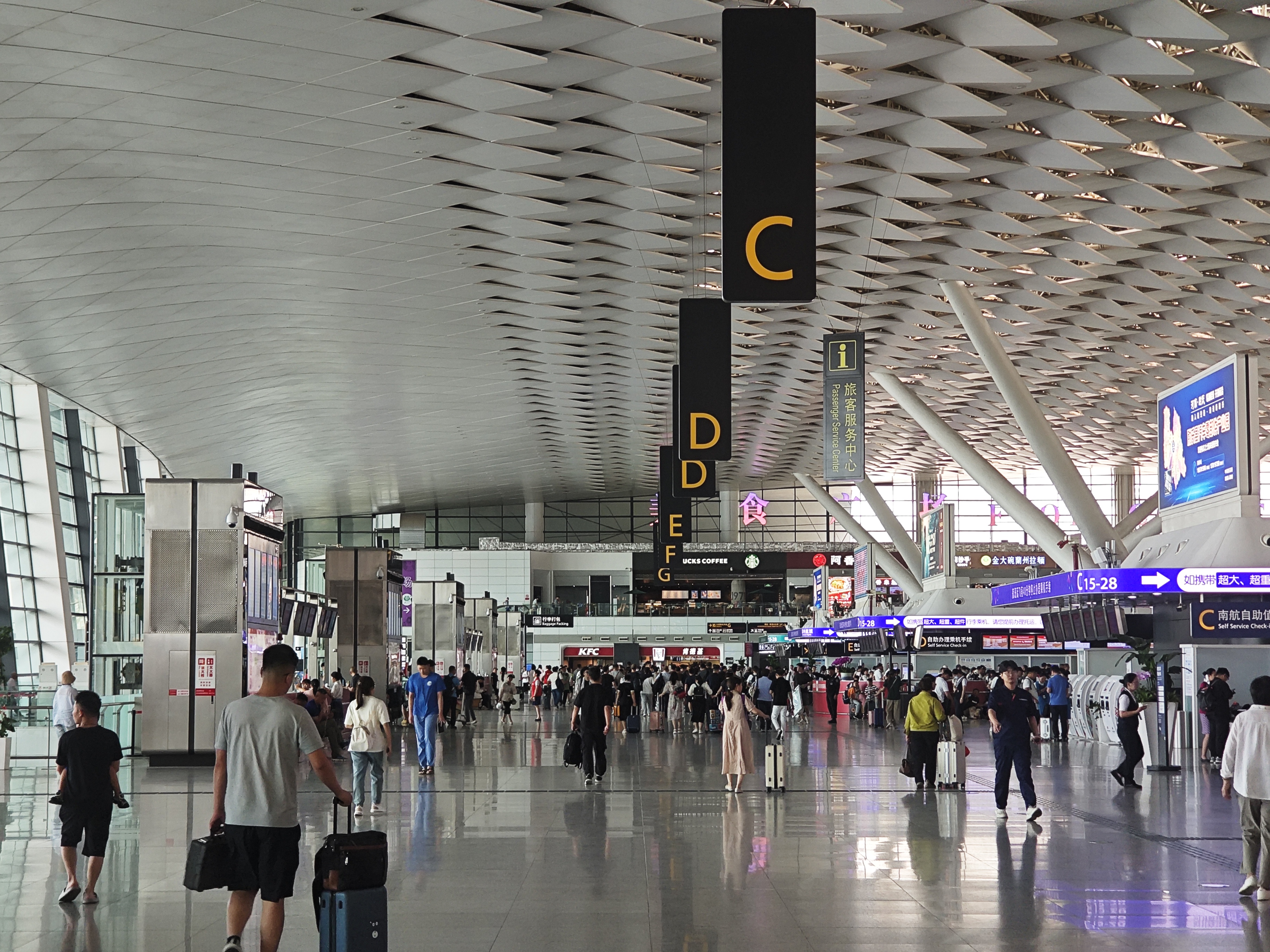 郑州机场暑运新开加密多条航线