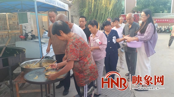 安阳县杜庄古镇爱心公益餐 情暖人心