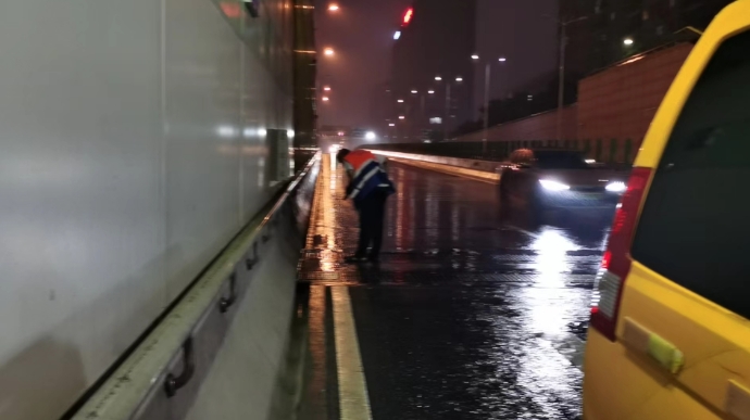 郑州城管积极做好新一轮降水应对工作