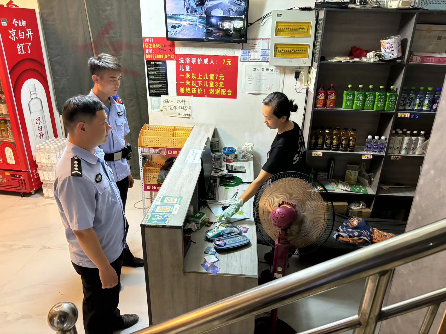 通许县公安局练城派出所 开展打击整治网络谣言宣传活动