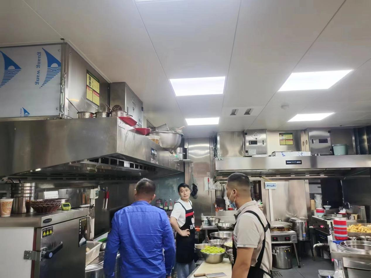 郑州市高新区石佛办事处推进餐饮油烟治理 营造绿色生活环境