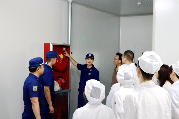 鹤壁经开区：实战演练“四步走” 提升消防队伍控火战斗力