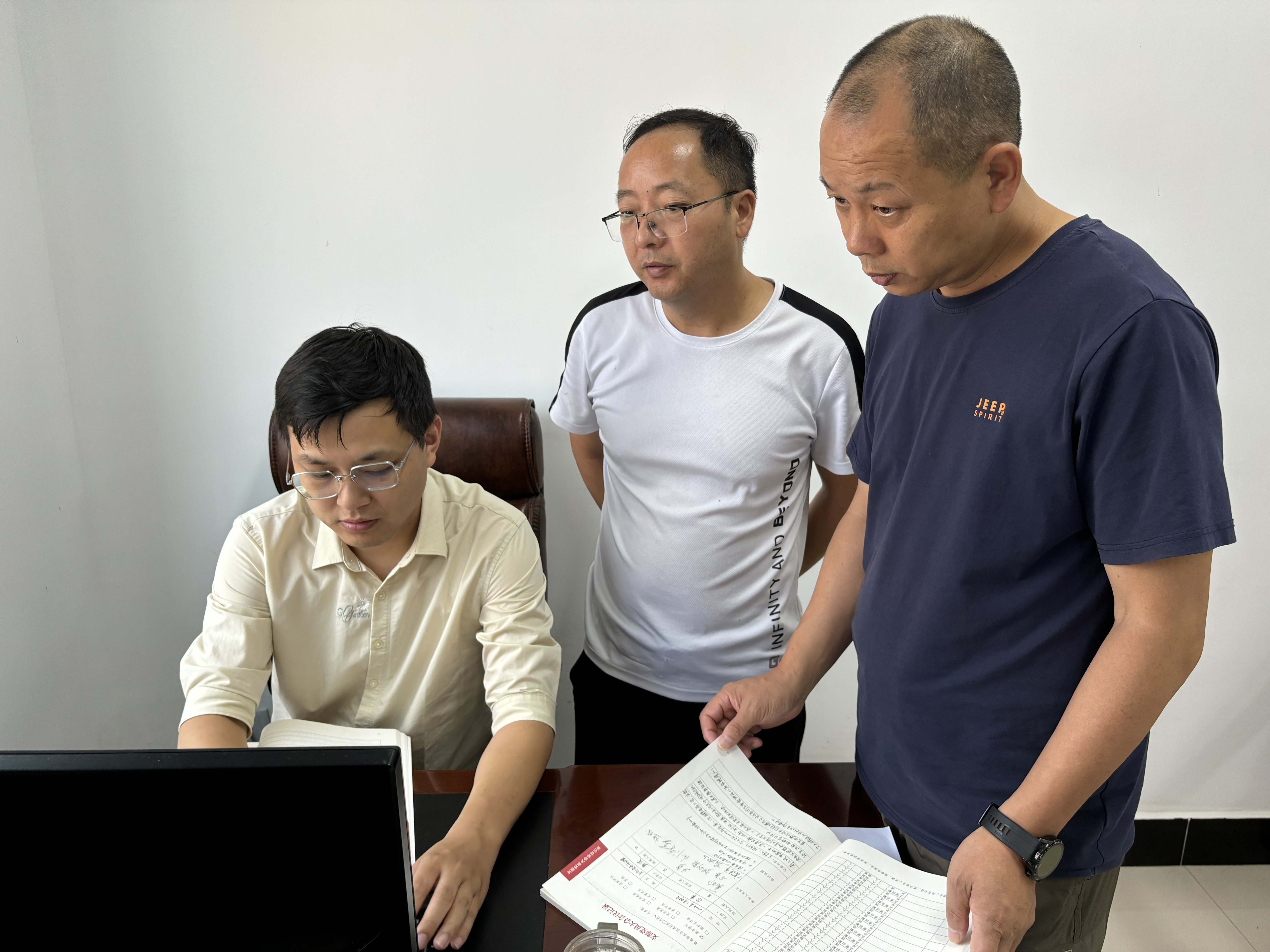 罗山县供电公司：深化“双化双强” 打造“最强支部”