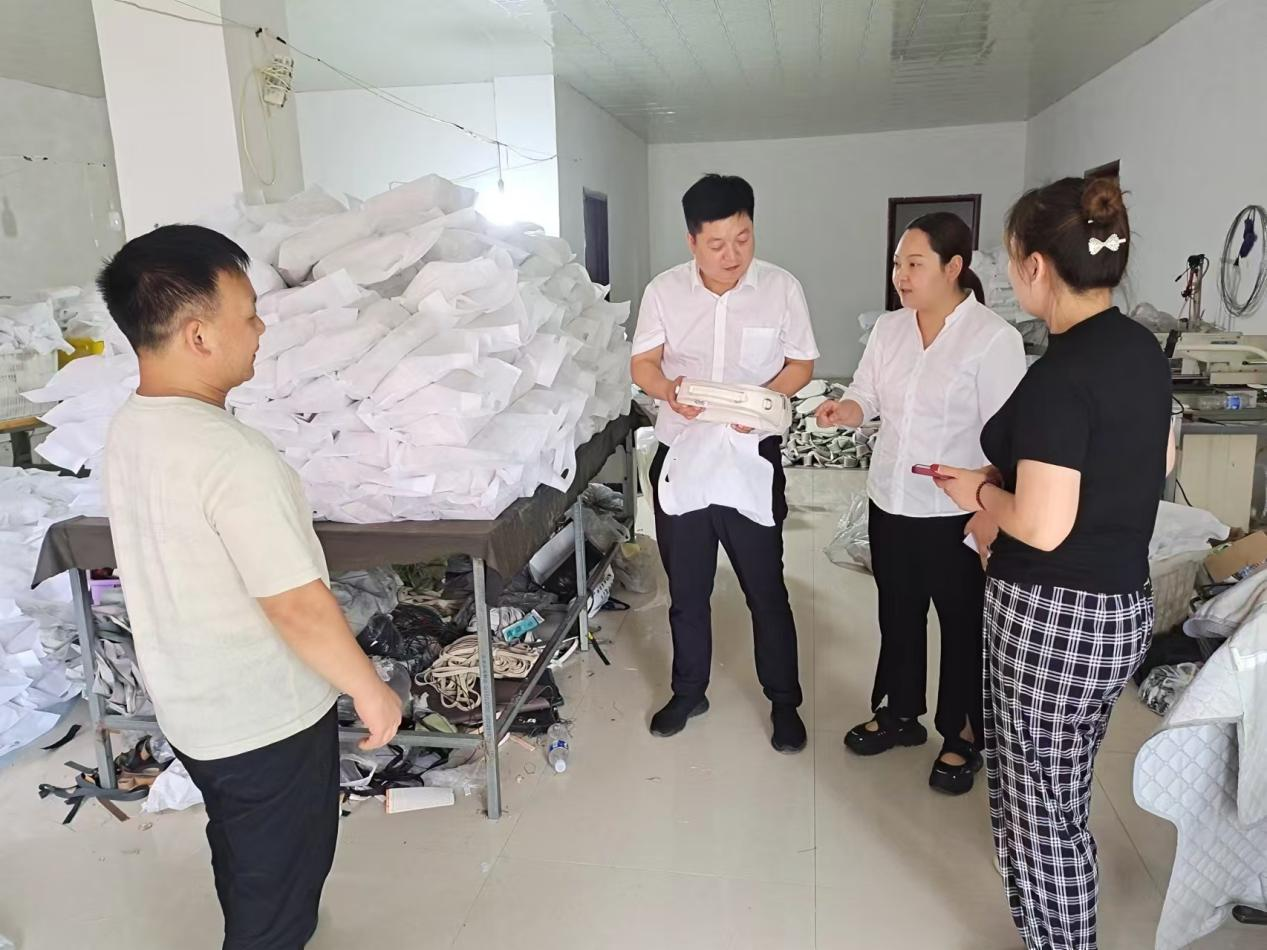 商水农商银行汤庄支行：农商有爱献真情 普惠金融践使命