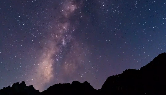 快看!白云山的流星惊艳夜空