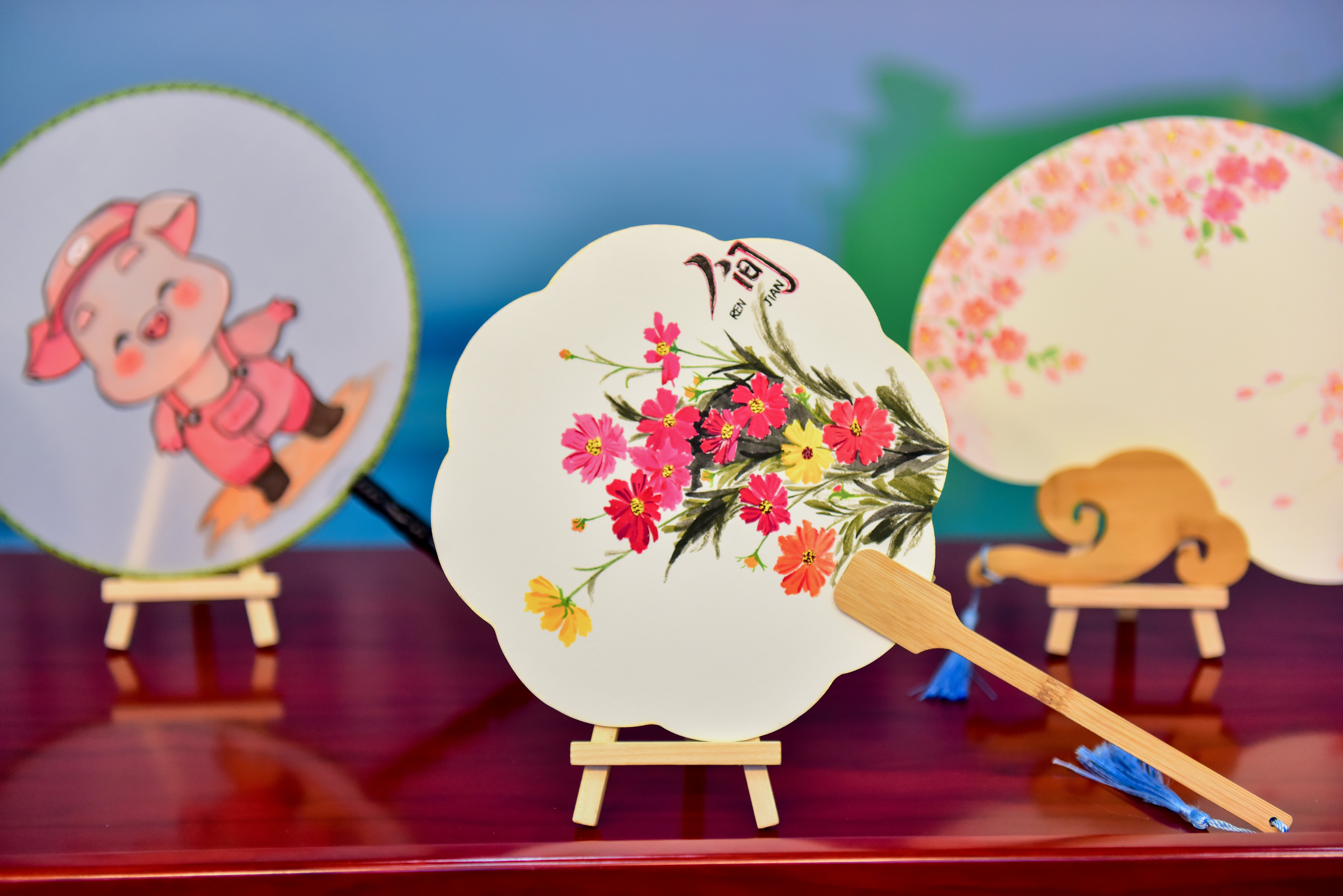 偃师供电公司举办团扇绘画活动