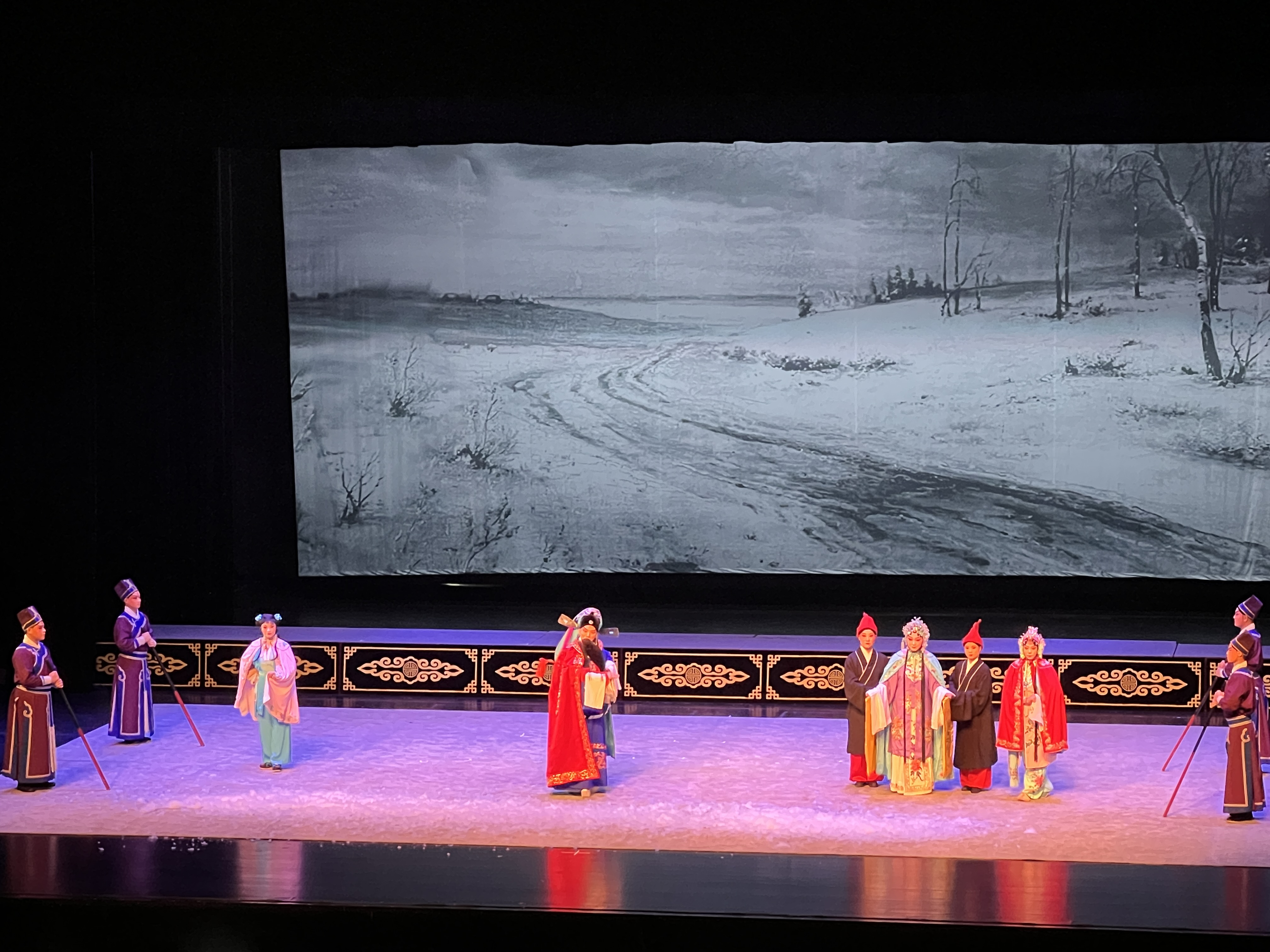 千锤百炼豫见戏 百花齐放梨园春