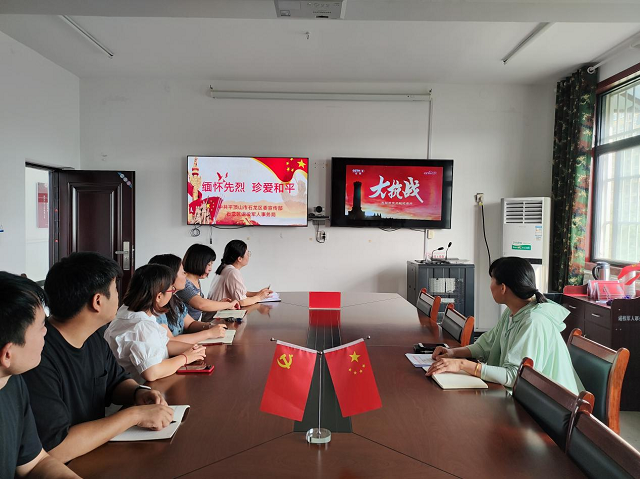 平顶山石龙区：缅怀先烈 珍爱和平