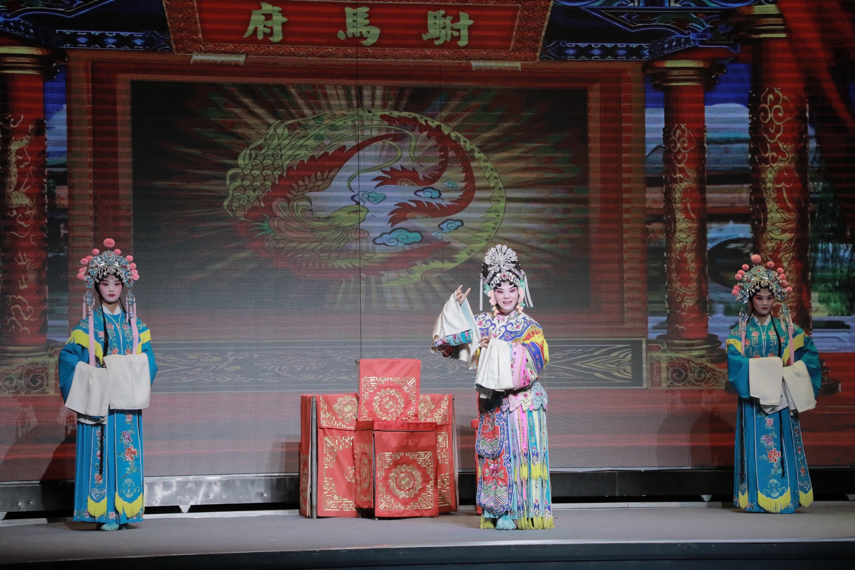 《伏牛春早》,经典折子戏《龙凤呈祥》,《钟馗嫁妹》,《打金枝》以及