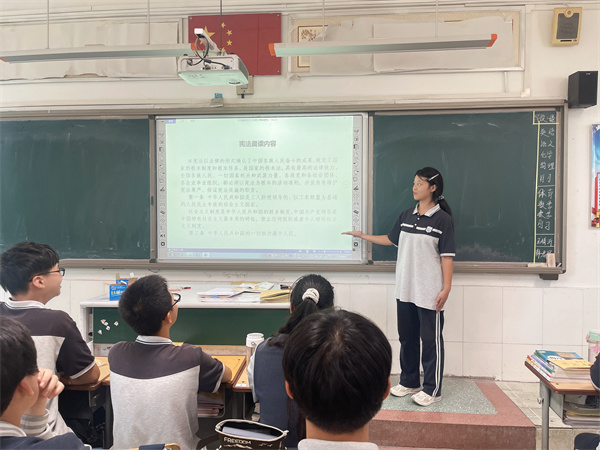 郑州市第四十八中学：学宪法讲宪法  争做宪法小卫士