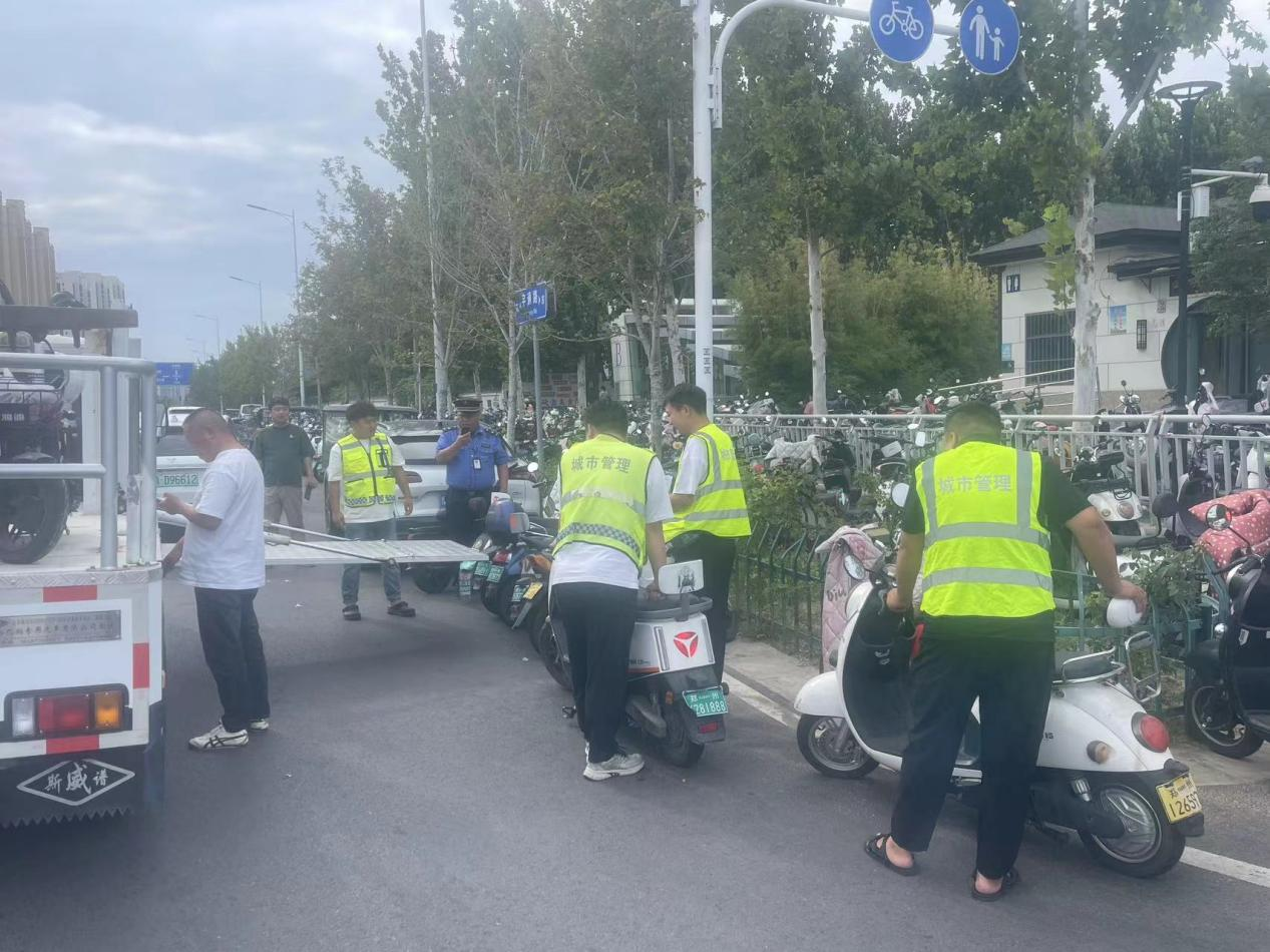 郑州市管城区十八里河街道多措并举整治非机动车乱停乱放现象